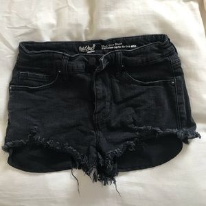 Barely worn short frayed black denim shorts